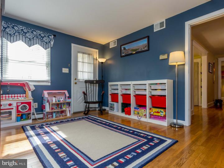 314 Pomeroy Street Ridley Park, PA 19078 - Photo 16 of 25 Den