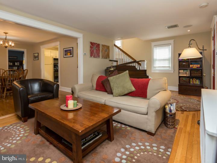 314 Pomeroy Street Ridley Park, PA 19078 - Photo 9 of 25 Living Room