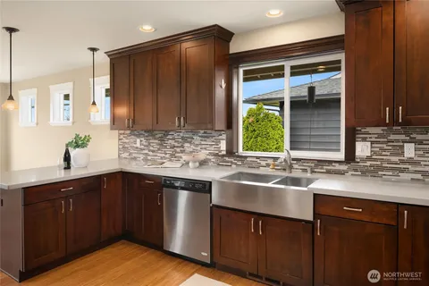 $898,999 | 215 Burke Drive, Camano Island, WA 98282