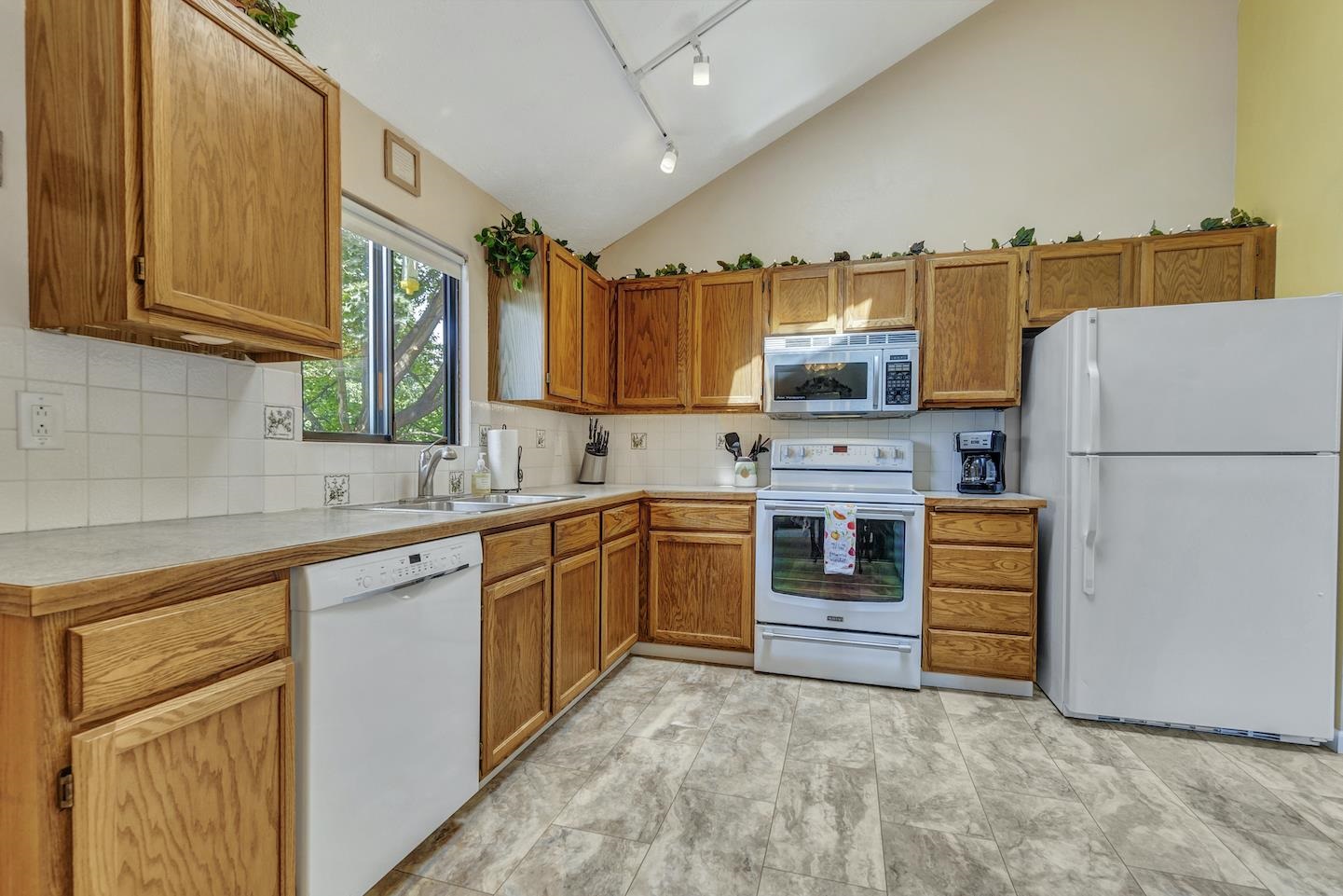 4917 North Lucille Road Spokane Valley, WA 99216 - Photo 10 of 39 Gallery Image 10