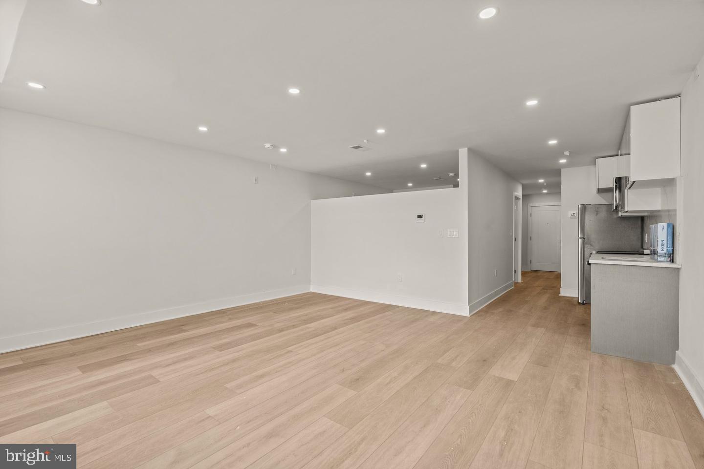 253 North 3rd Street, Unit 3R Philadelphia, PA 19106 - Photo 4 of 14