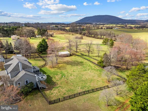 $1,375,000 | 9491 Walsingham Lane, Marshall, VA 20115