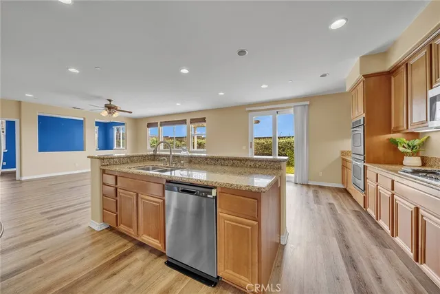 $890,000 | 15621 Pisa Lane, Fontana, CA 92336