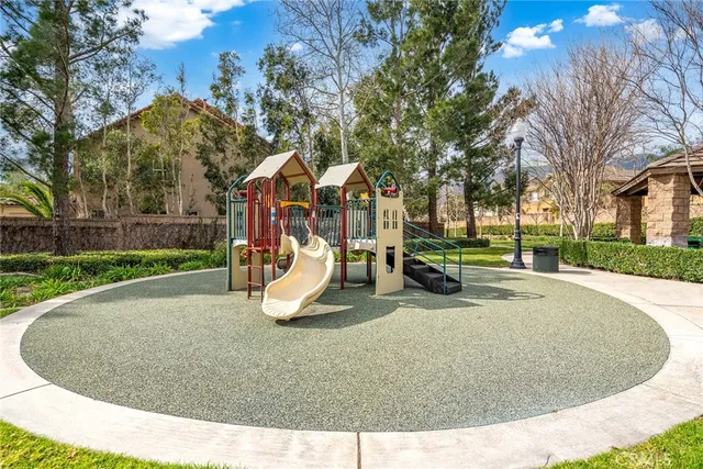 $890,000 | 15621 Pisa Lane, Fontana, CA 92336