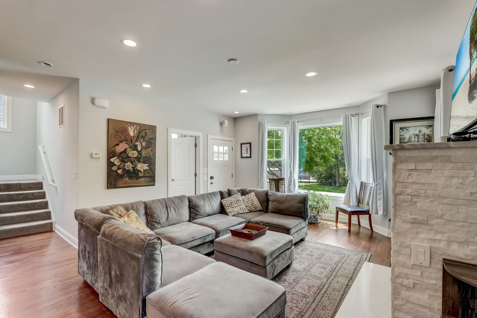 204 Fairbank Road Riverside, IL 60546 - Photo 3 of 35 a living room with furniture and a large window