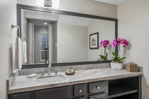 $709,999 | 1022 East 27th Street, Houston, TX 77009
