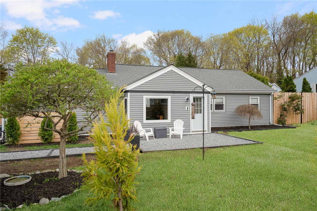 628 County Road Barrington, RI 02806 - Photo 3 of 40