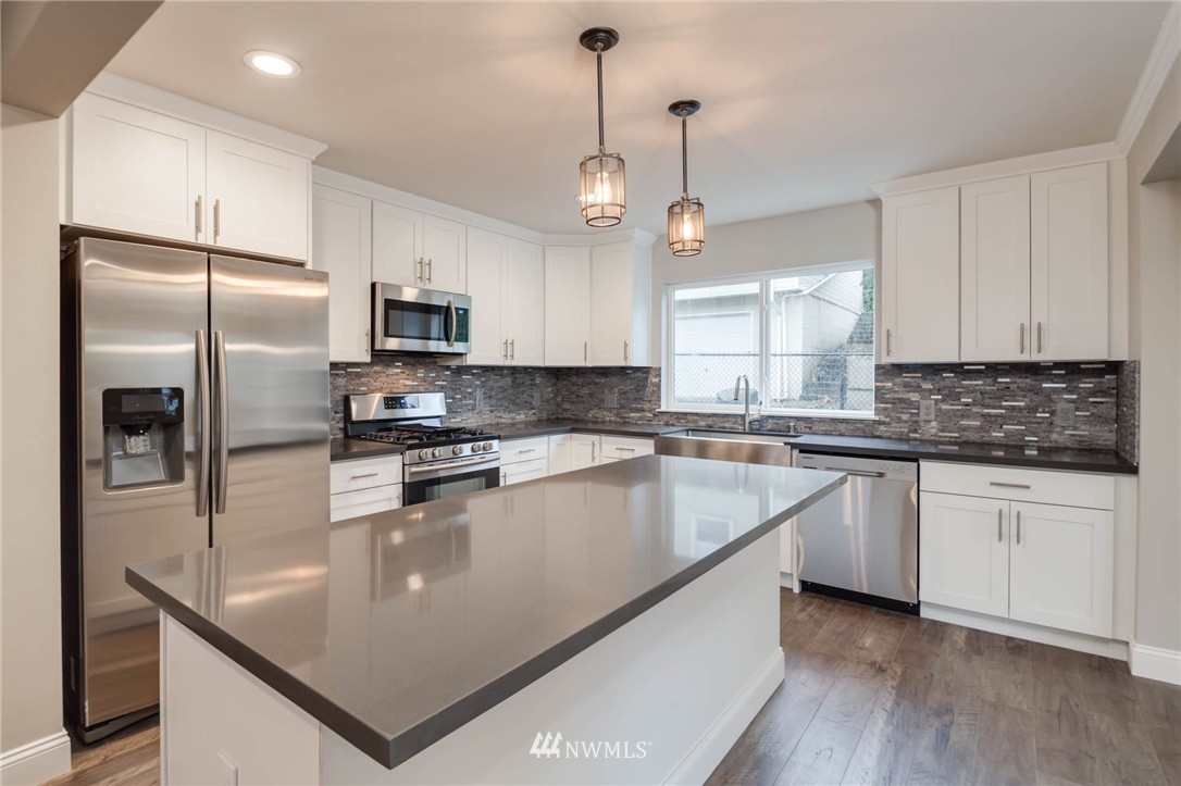 311 Taylor Avenue Northwest Renton, WA 98057 - Photo 7 of 25 Gallery Image 7