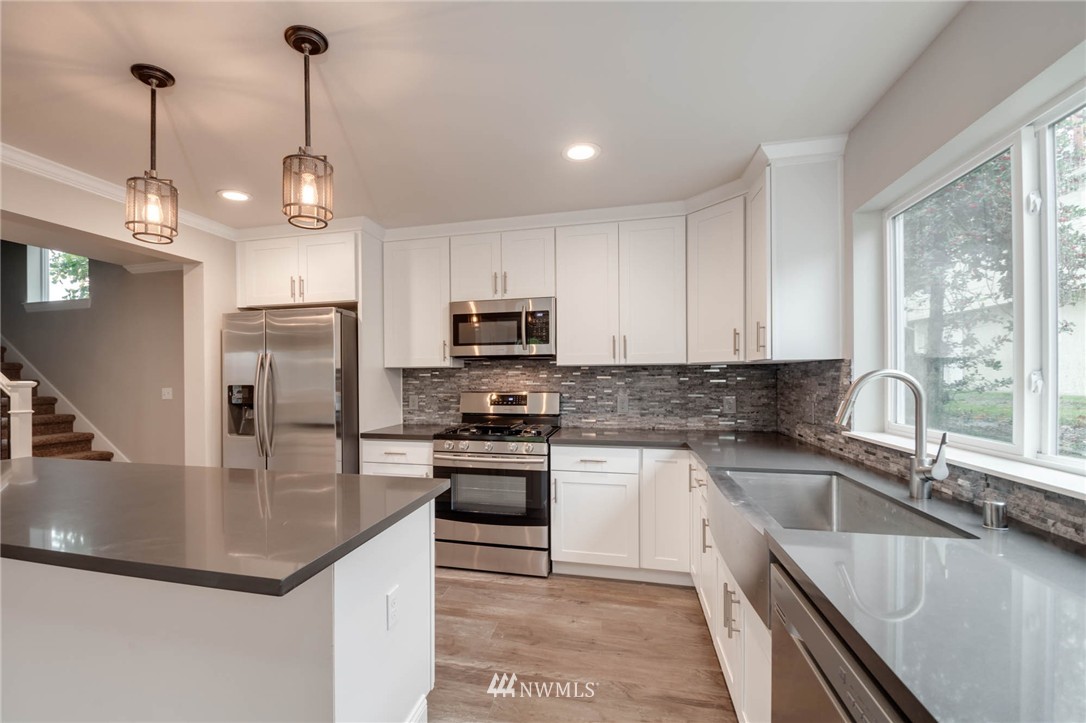 311 Taylor Avenue Northwest Renton, WA 98057 - Photo 8 of 25 Gallery Image 8