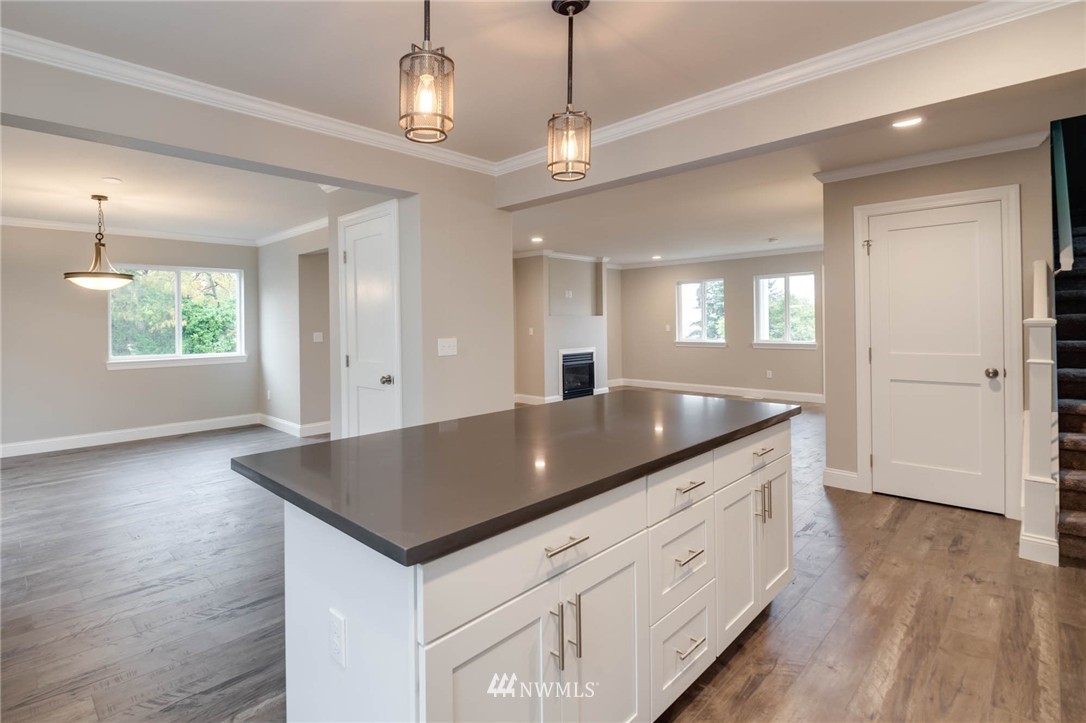 311 Taylor Avenue Northwest Renton, WA 98057 - Photo 9 of 25 Gallery Image 9
