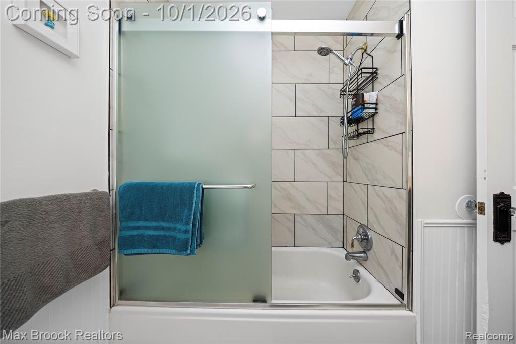 23244 Tuck Road Farmington Hills, MI 48336 - Photo 34 of 53 Gallery Image 34