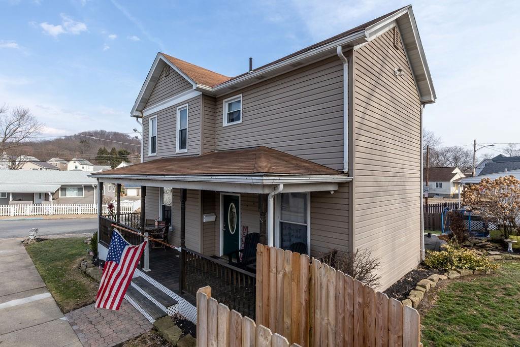 593 East Madison Street Rochester, PA 15074 - Photo 2 of 25
