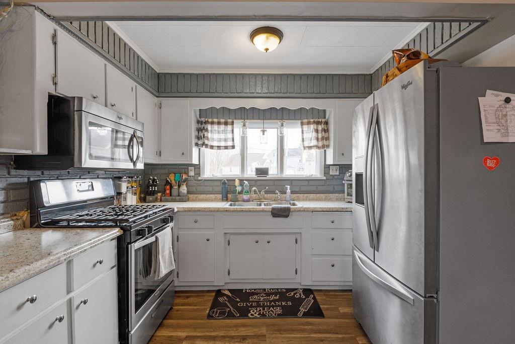 593 East Madison Street Rochester, PA 15074 - Photo 15 of 25