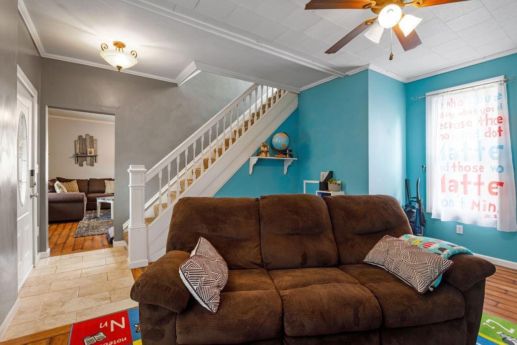 593 East Madison Street Rochester, PA 15074 - Photo 4 of 25