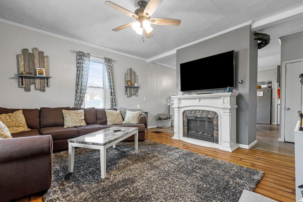 593 East Madison Street Rochester, PA 15074 - Photo 6 of 25