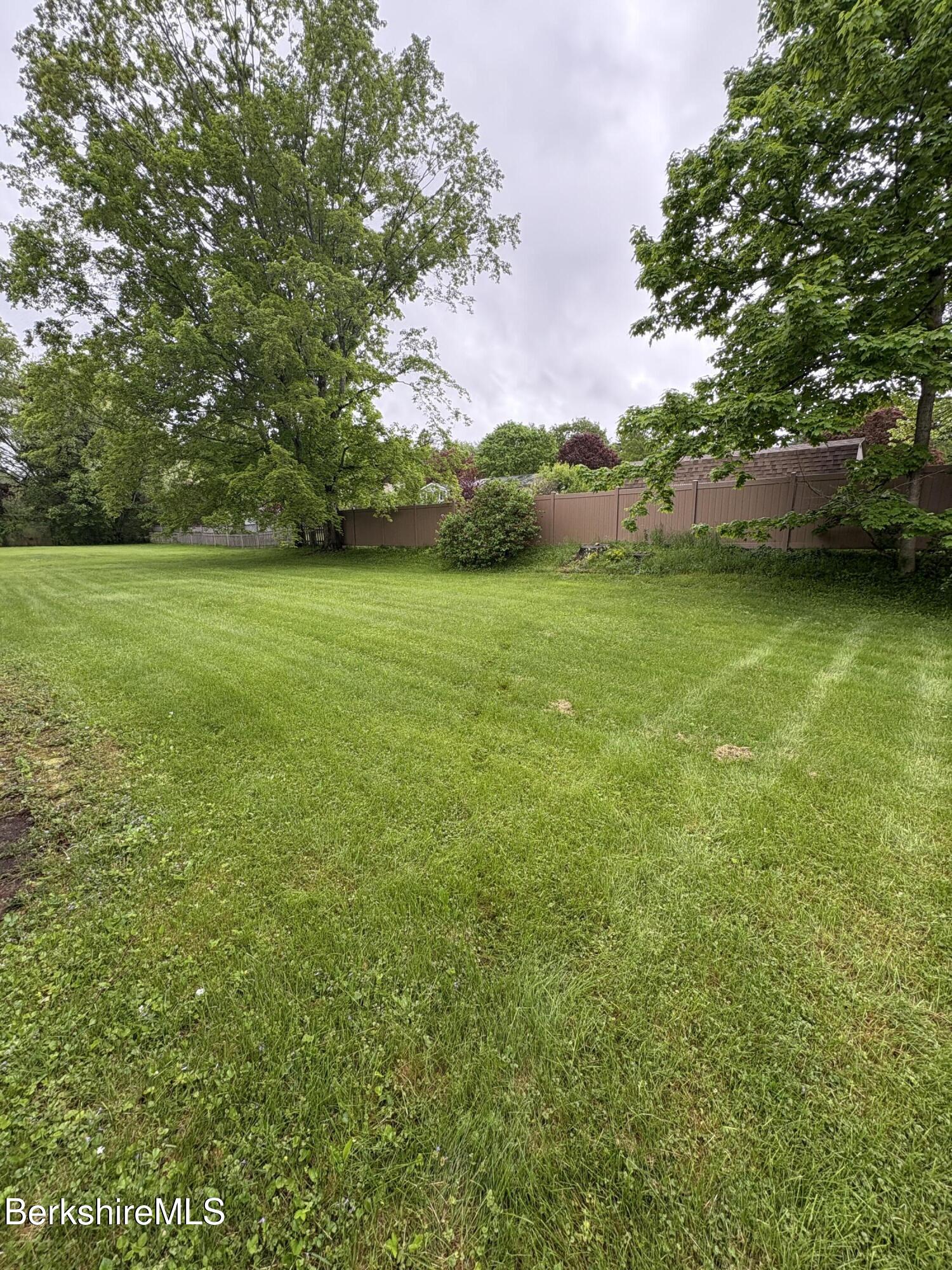 95 Oak Hill Road Pittsfield, MA 01201 - Photo 6 of 53 IMG_2345