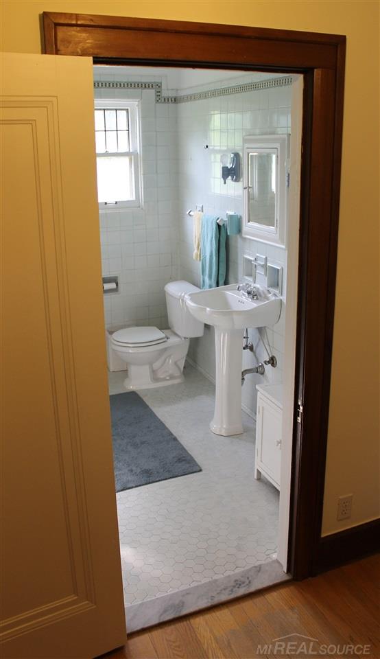 1242 Devonshire Road Grosse Pointe Park, MI 48230 - Photo 29 of 70