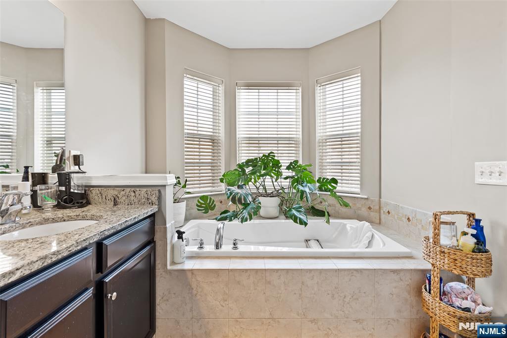 75 Wesmont Drive, Unit 1812 Wood-Ridge, NJ 07075 - Photo 19 of 25
