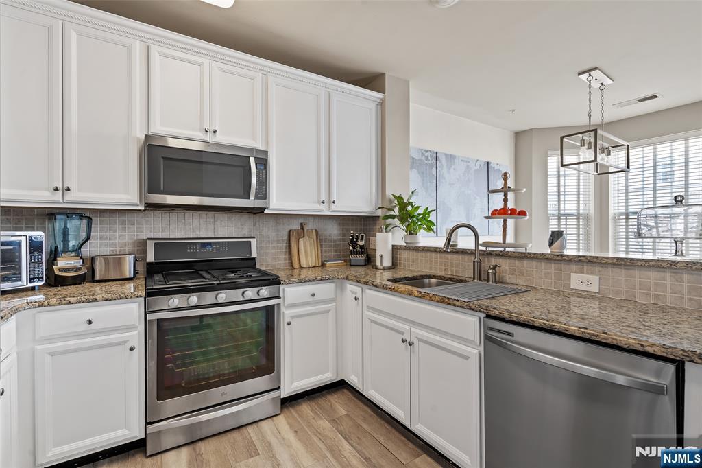 75 Wesmont Drive, Unit 1812 Wood-Ridge, NJ 07075 - Photo 10 of 25