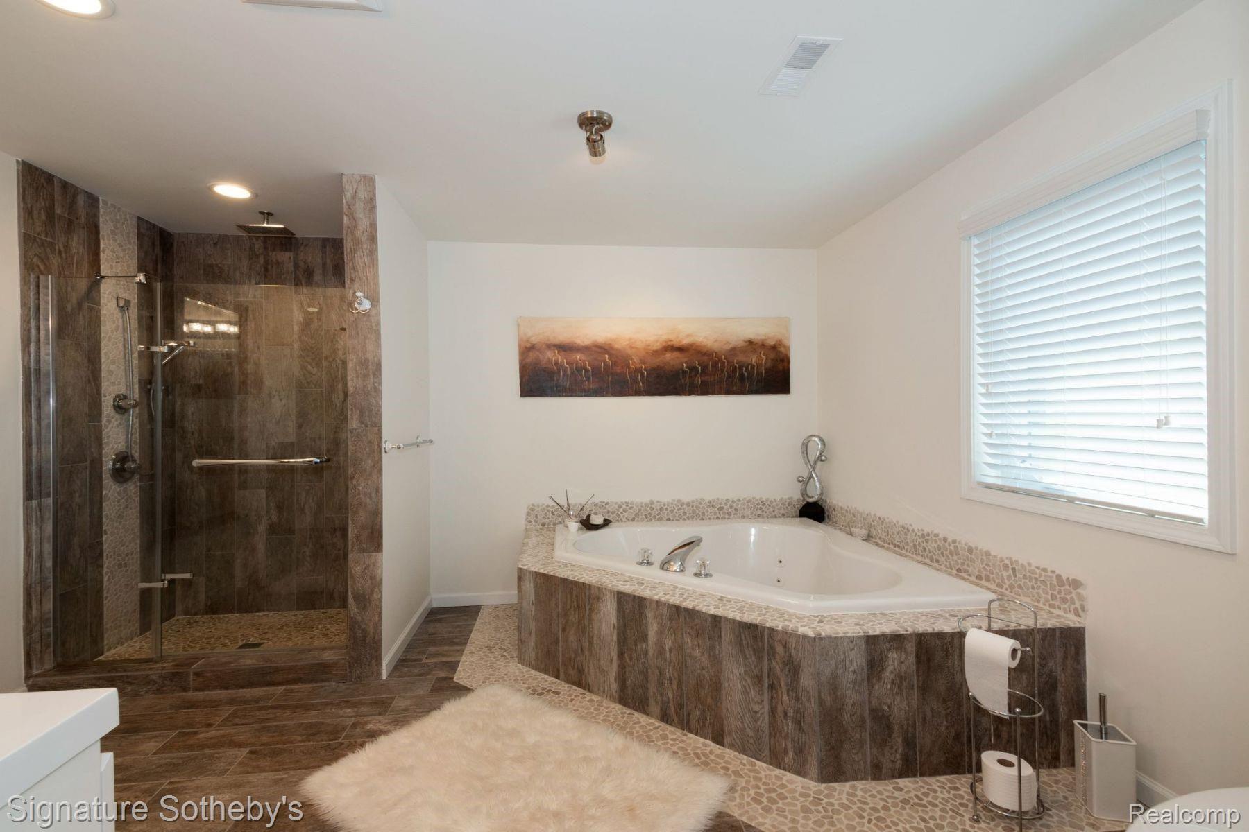 135 Glendale Avenue Rochester, MI 48307 - Photo 9 of 47 56.jpg