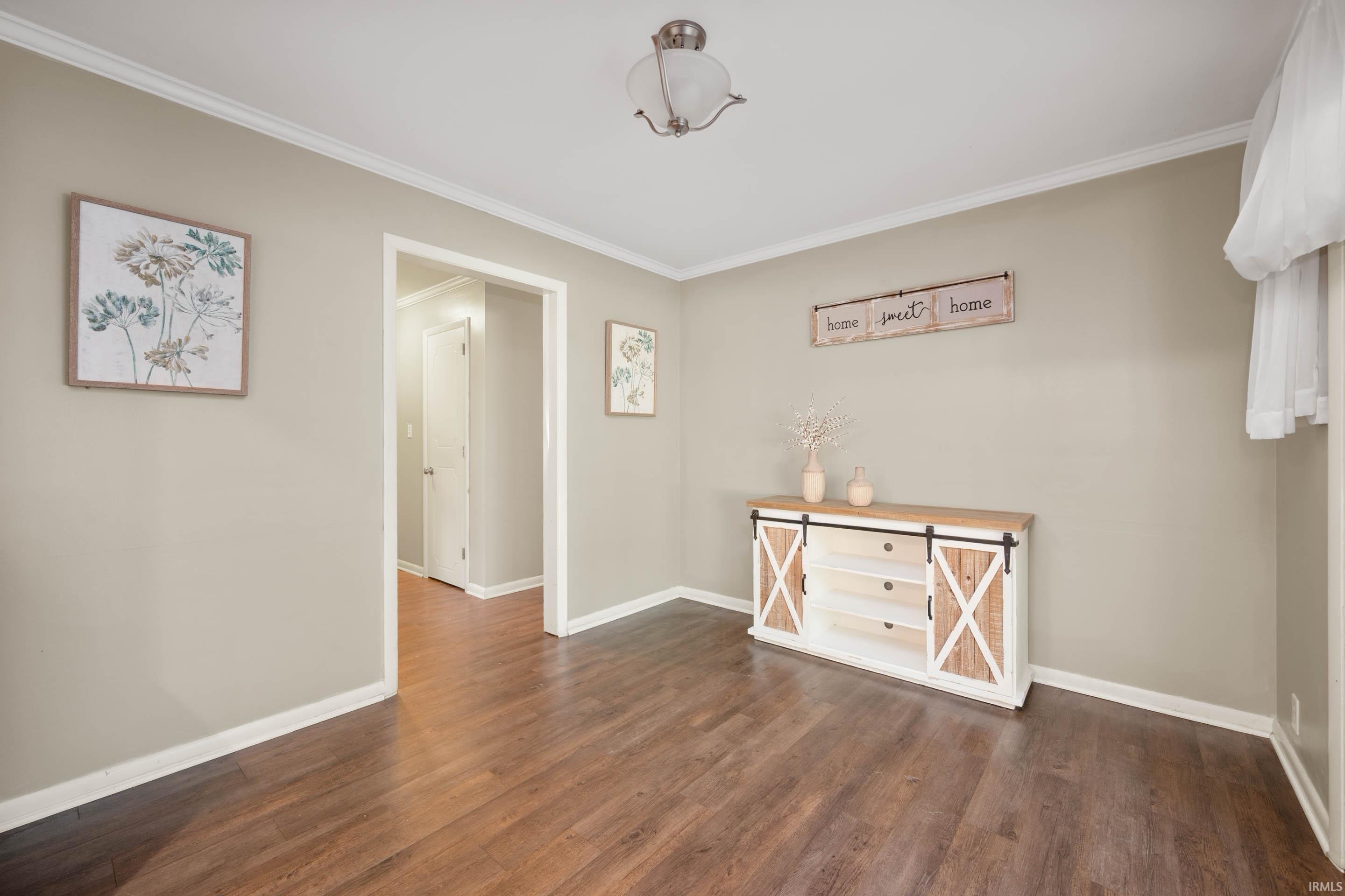 705 North Bittersweet Lane Muncie, IN 47304 - Photo 5 of 27