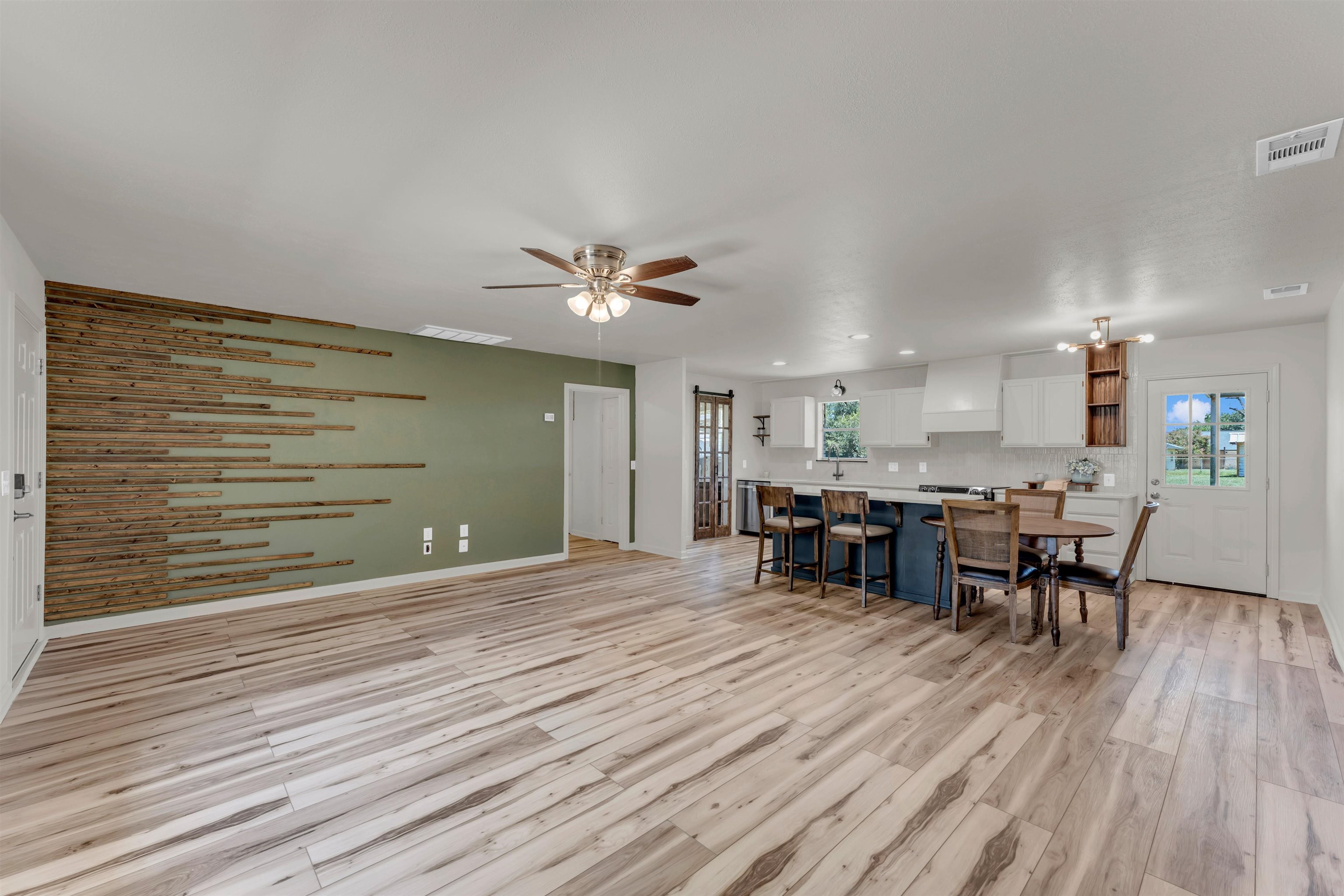 210 Robin Road Highland Haven, TX 78654 - Photo 8 of 35 Gallery Image 8