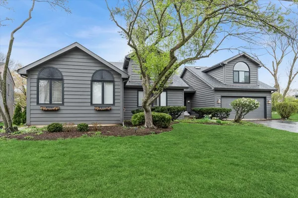 $850,000 | 1923 Hillside Lane, Lisle, IL 60532