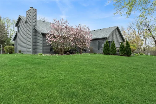 $850,000 | 1923 Hillside Lane, Lisle, IL 60532