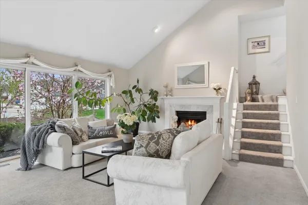 $850,000 | 1923 Hillside Lane, Lisle, IL 60532