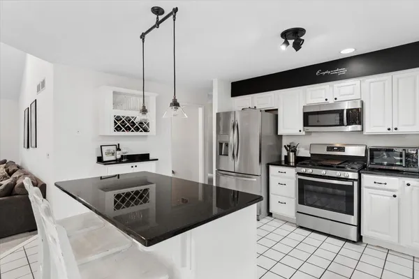$850,000 | 1923 Hillside Lane, Lisle, IL 60532
