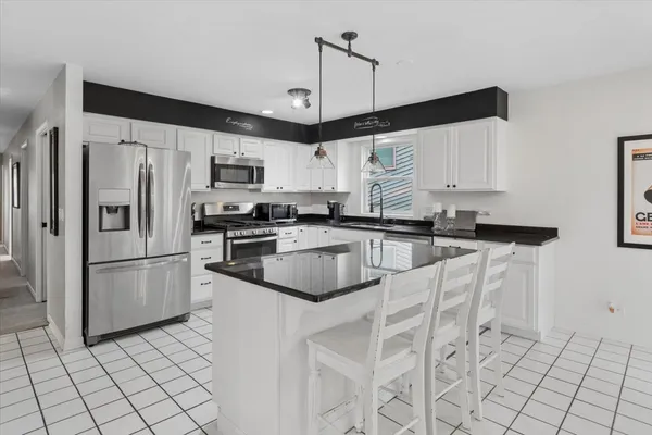 $850,000 | 1923 Hillside Lane, Lisle, IL 60532