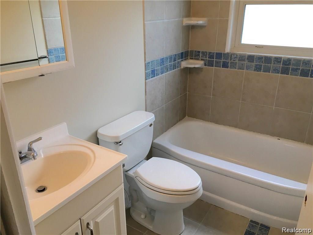 2910 West 13 Mile Road Royal Oak, MI 48073 - Photo 3 of 11