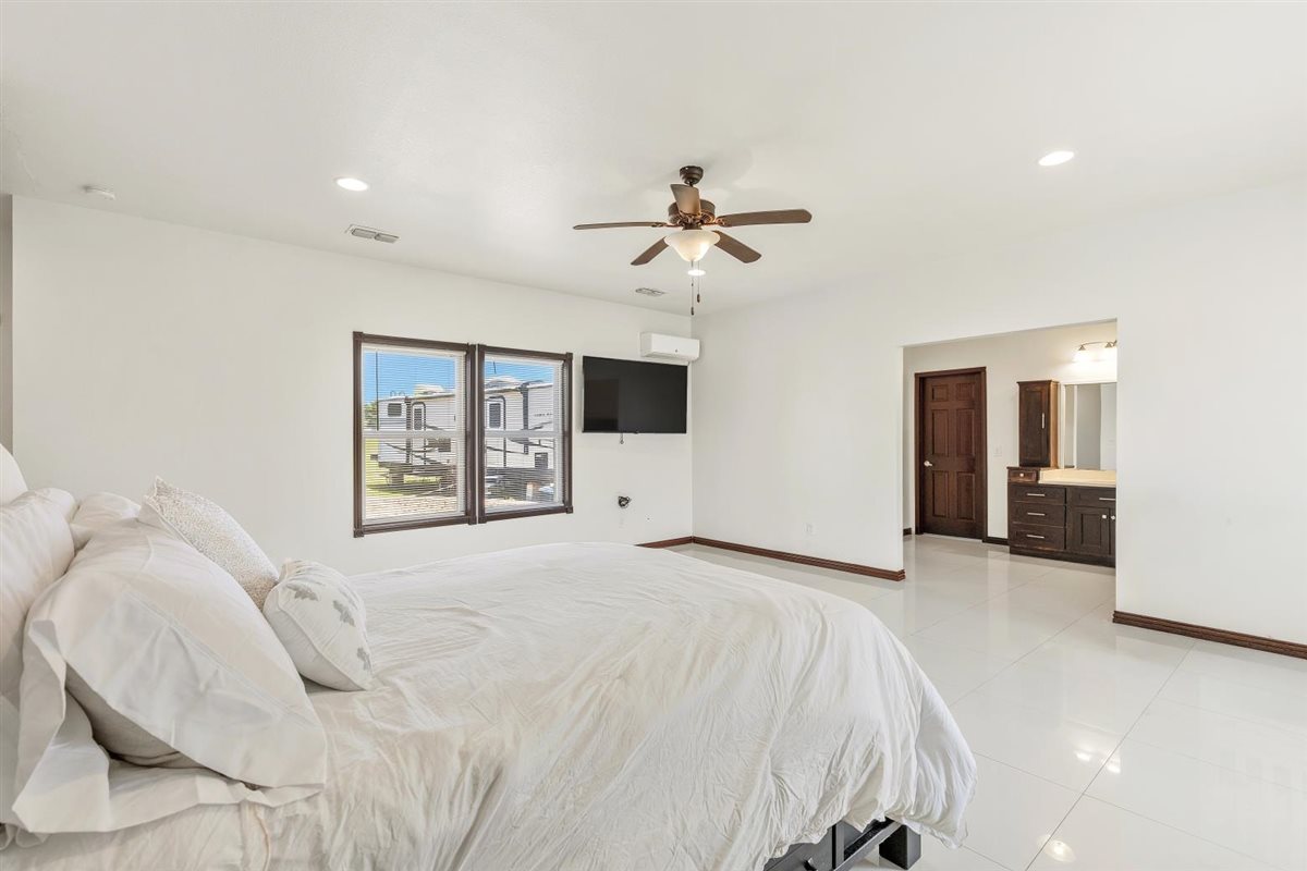 1206 Walter Hoffman Road Cedar Creek, TX 78612 - Photo 16 of 40