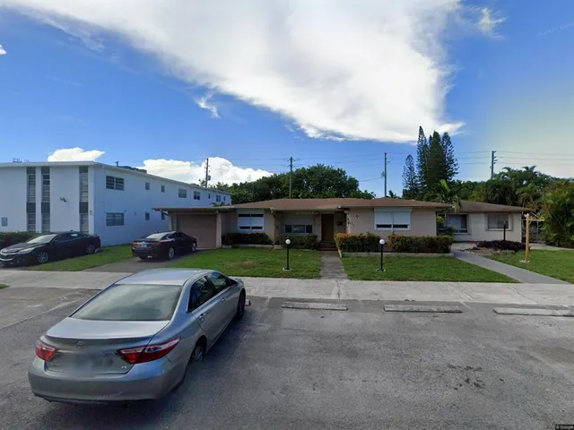 $1,550 | 707 Northeast 10th Street, Unit 3, Hallandale Beach, FL 33009