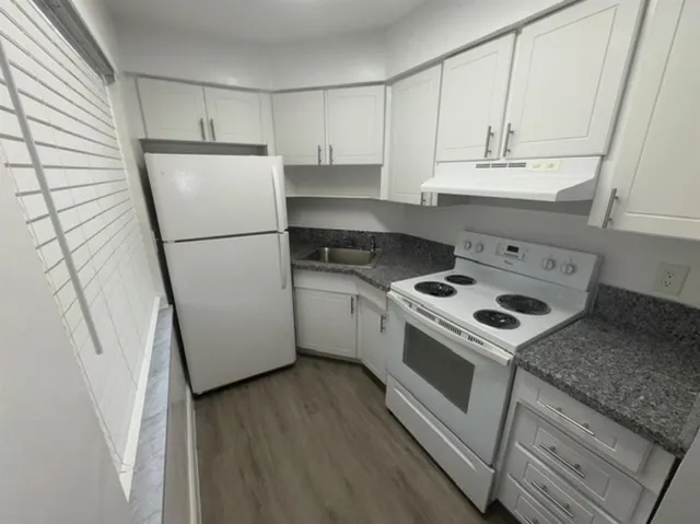 $1,550 | 707 Northeast 10th Street, Unit 3, Hallandale Beach, FL 33009