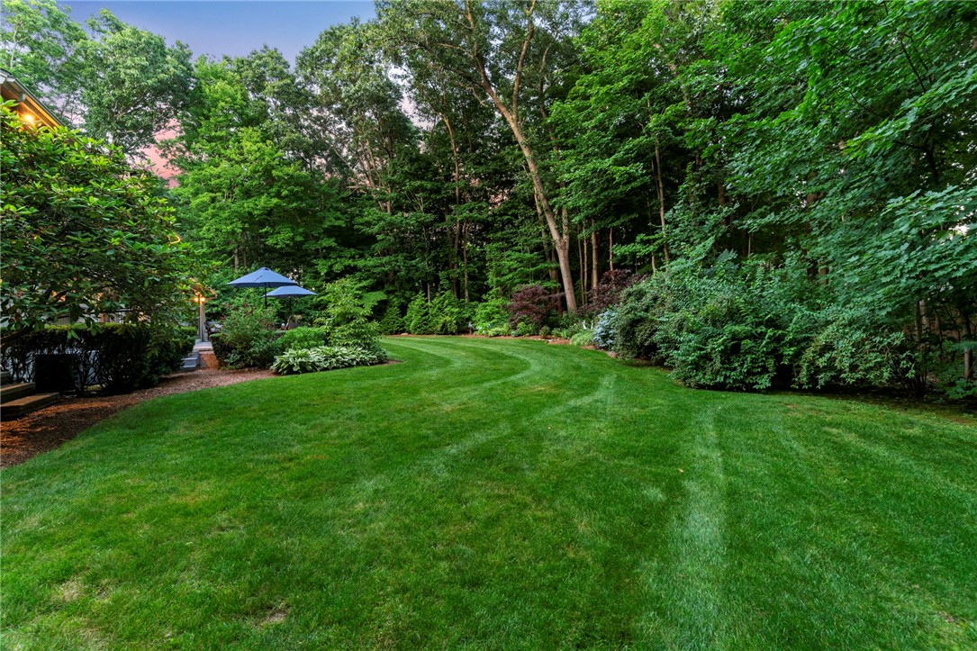 145 Dagnillo Drive Warwick, RI 02818 - Photo 5 of 49