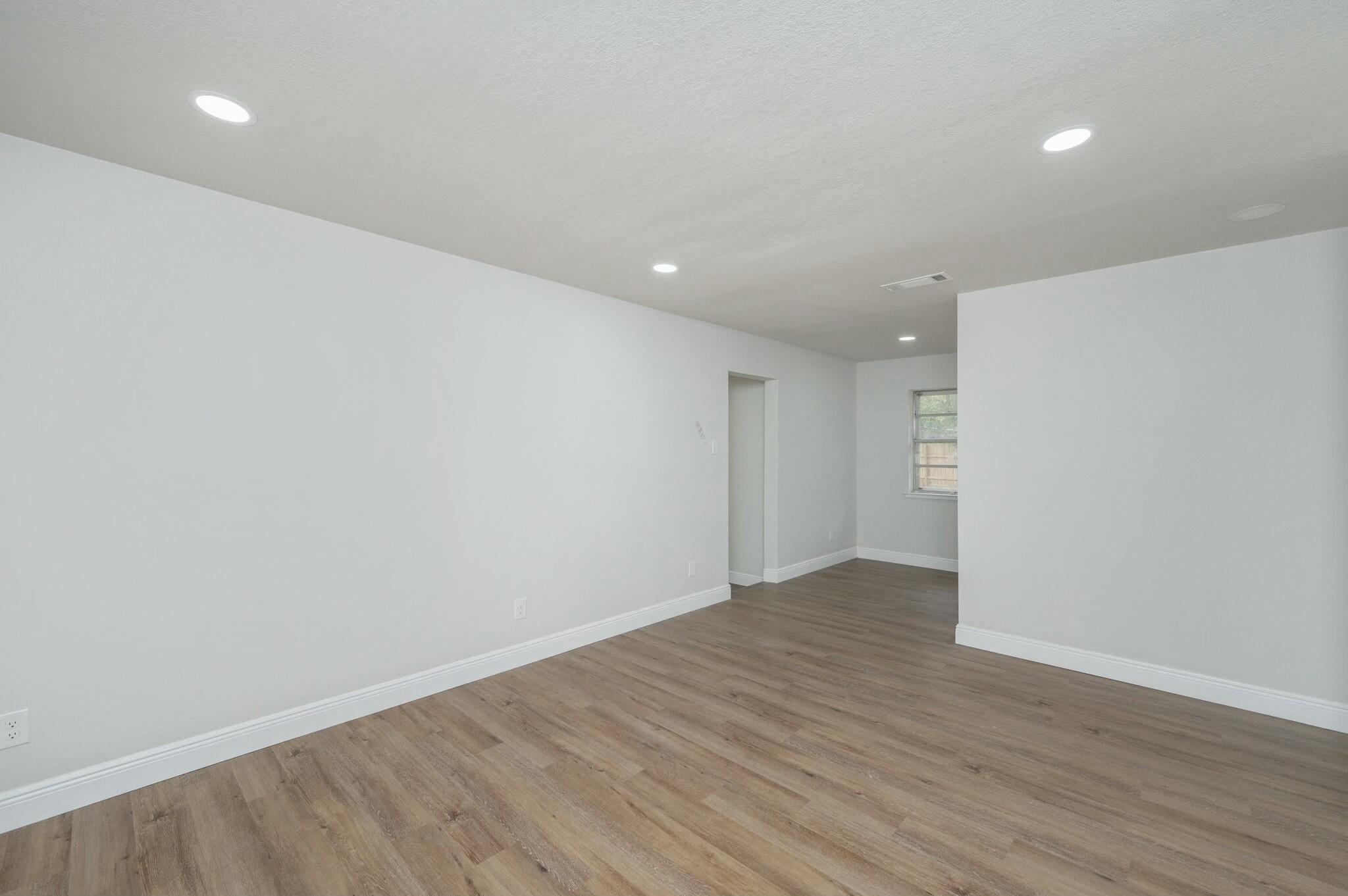511 Thornhill Road Fort Walton Beach, FL 32547 - Photo 3 of 30 tempImageOSa1hF