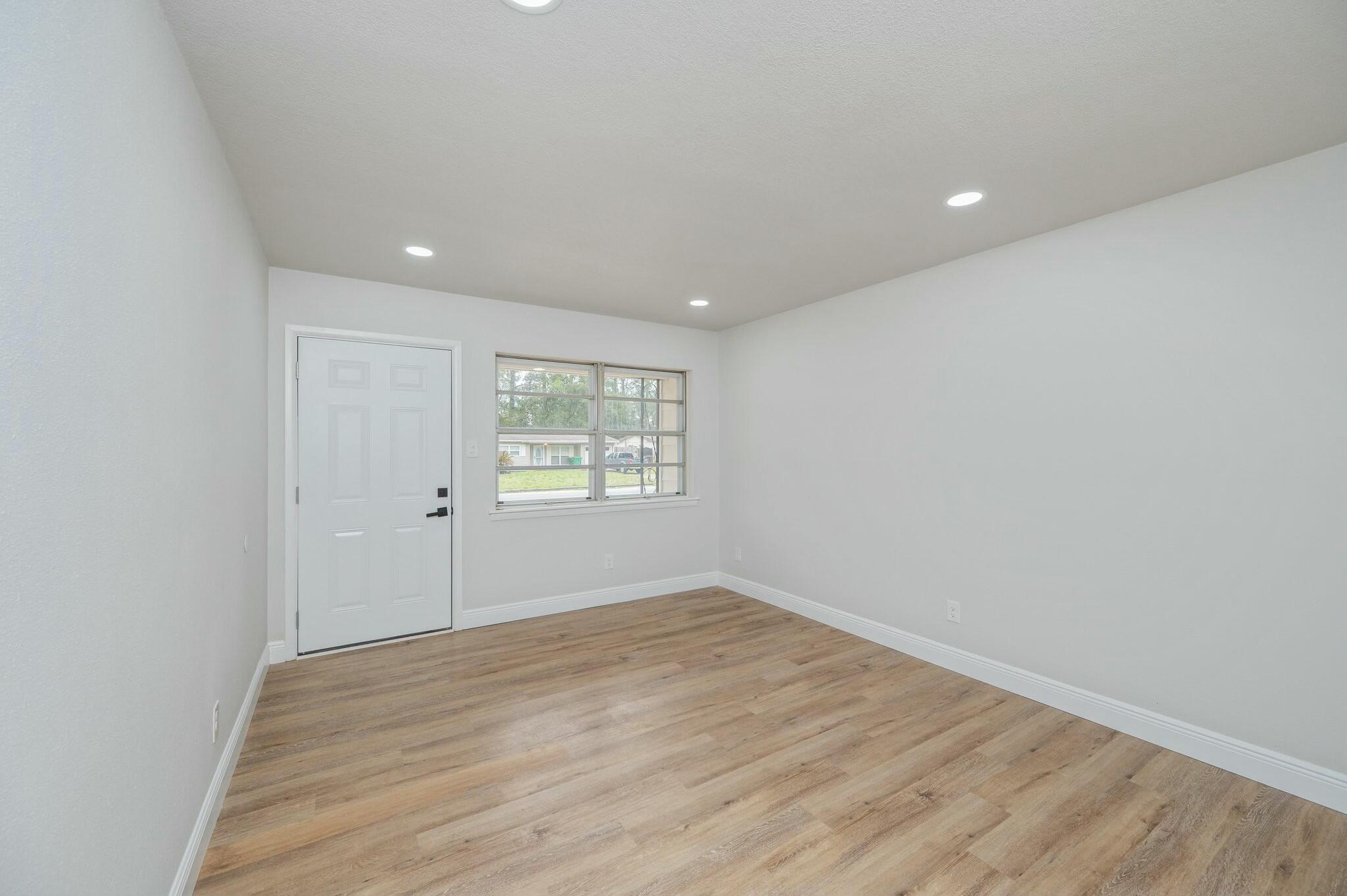 511 Thornhill Road Fort Walton Beach, FL 32547 - Photo 4 of 30 tempImageuoykDh