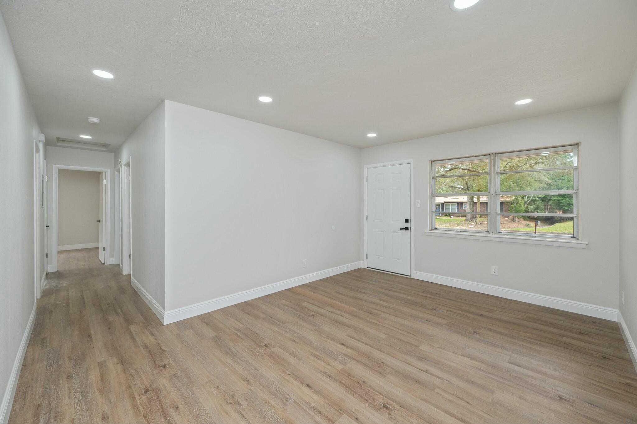 511 Thornhill Road Fort Walton Beach, FL 32547 - Photo 5 of 30 tempImageA1BmGZ