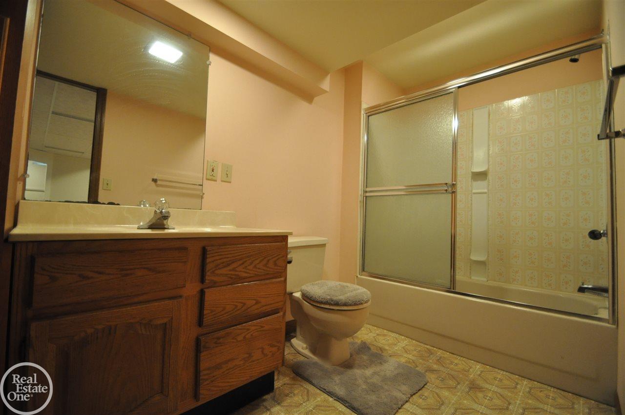 425 Tanglewood Drive Rochester, MI 48309 - Photo 23 of 30 31265421-22.JPG