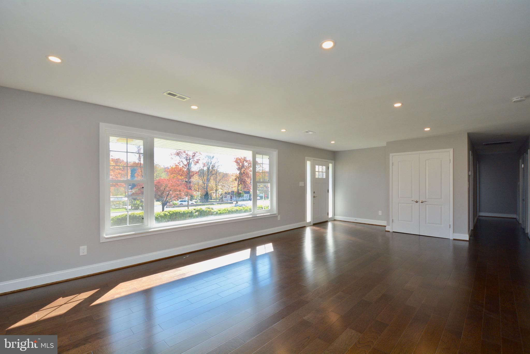 8432 Rugby Road Manassas, VA 20111 - Photo 4 of 47 Gallery Image 4