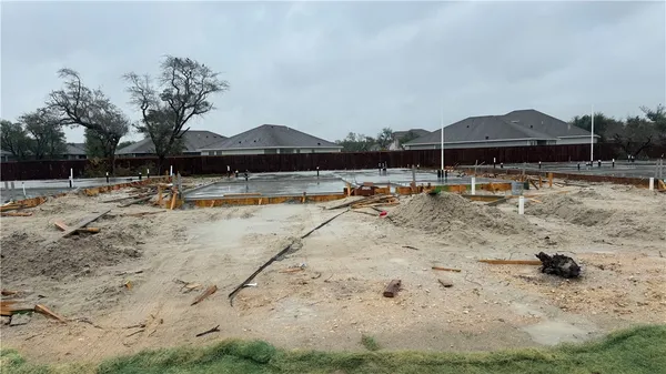 $268,900 | 145 Grenada Drive, Rockport, TX 78382