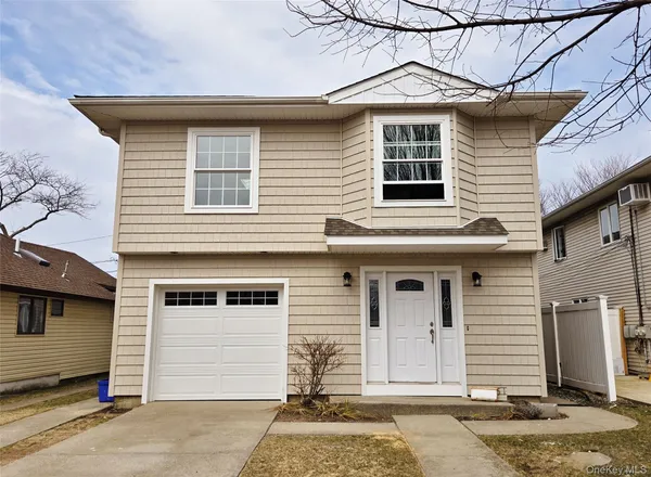 $4,800 | 451 East Pine Street, Unit UPPR, Long Beach, NY 11561