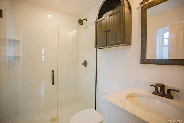 $4,600 | 451 East Pine Street, Unit UPPR, Long Beach, NY 11561