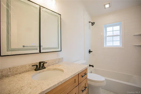 $4,600 | 451 East Pine Street, Unit UPPR, Long Beach, NY 11561