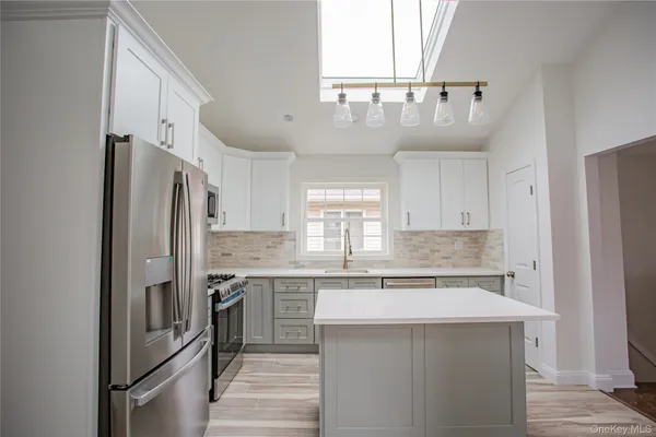 $4,800 | 451 East Pine Street, Unit UPPR, Long Beach, NY 11561