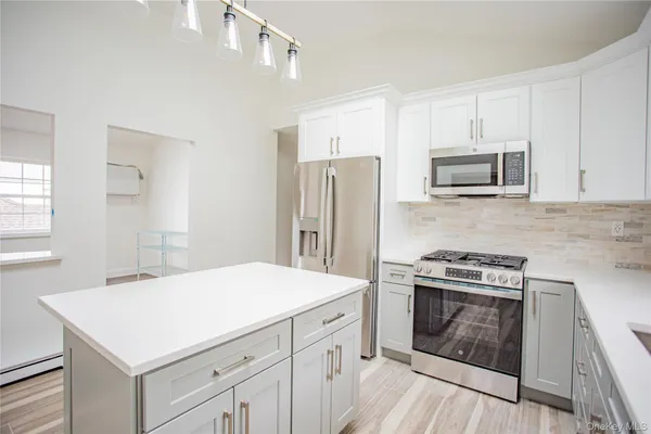 $4,800 | 451 East Pine Street, Unit UPPR, Long Beach, NY 11561