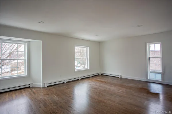 $4,600 | 451 East Pine Street, Unit UPPR, Long Beach, NY 11561