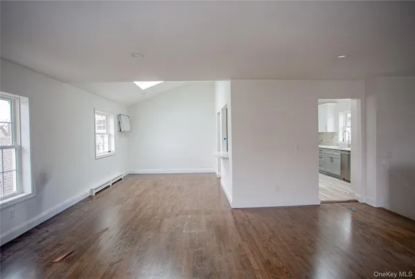 $4,600 | 451 East Pine Street, Unit UPPR, Long Beach, NY 11561