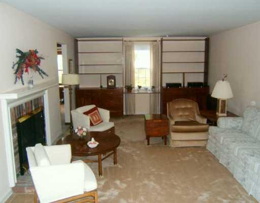 8210 Post Road Allison Park, PA 15101 - Photo 3 of 8 Den/Family/Great Room.